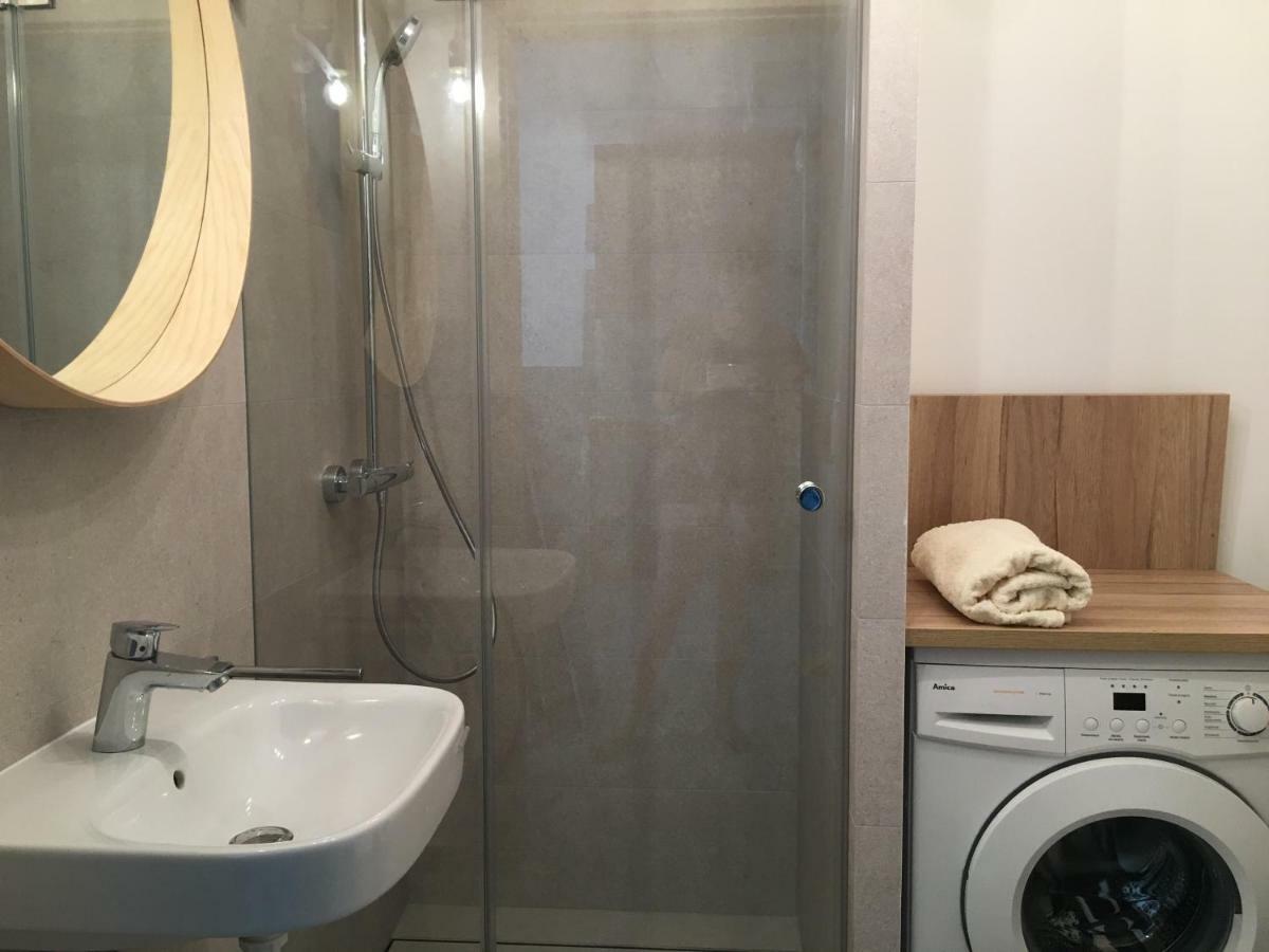 Shoq Studio Nice Apartment With Private Parking Cracóvia Exterior foto